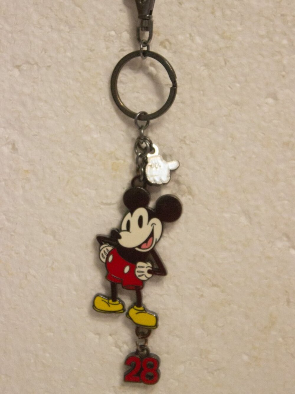 Disney Parks Mickey Mouse Flair Bag Charm Keychain – Glove & “28” Charms